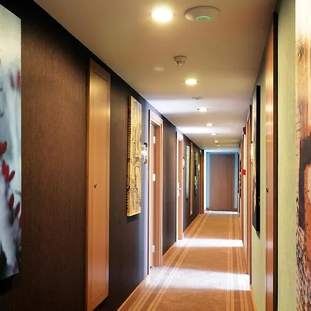 Listana 호텔 4*